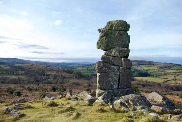 Dartmoor, Bowman's Nose - Photo by Terry Montague on Unsplash